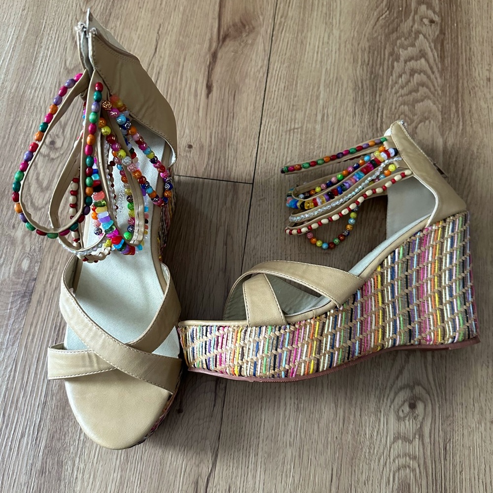 Cute wedge beaded colorful threaded pattern shoes